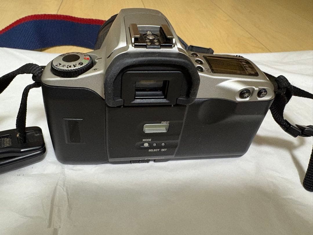 最終値下げCanon EOS Kiss III 一眼レフカメラダブルズームキット