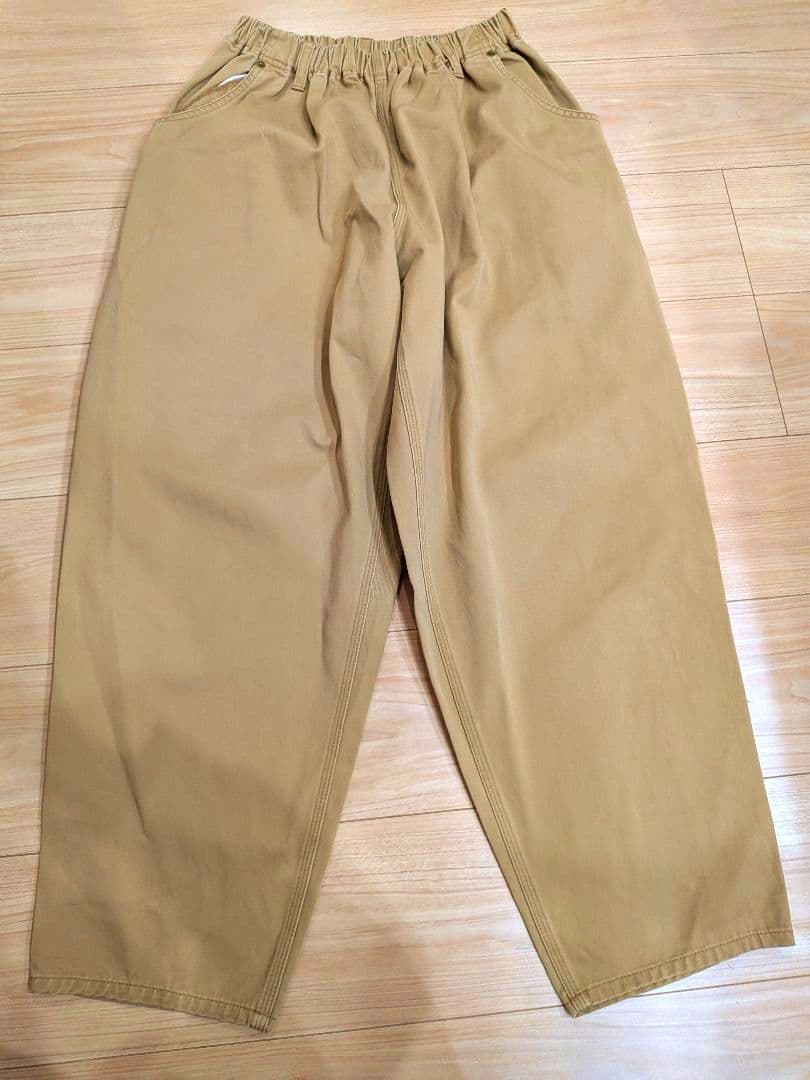 basco マオパンツ　ベージュ　チノパン