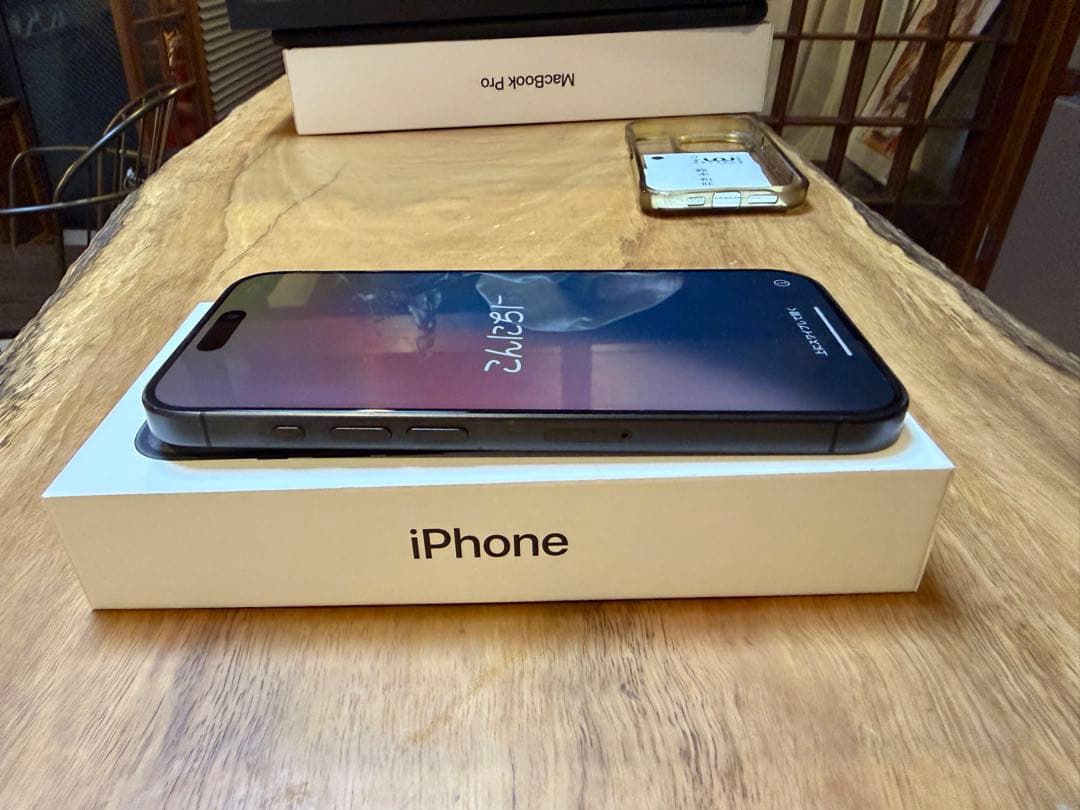Apple iPhone 15 Pro ブラックチタニウム128GB
