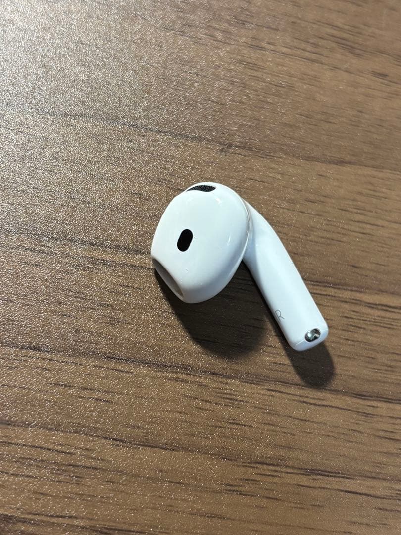 即購入⭕️ 美品✨AirPods 4 本体 アクティブノイズキャンセリング