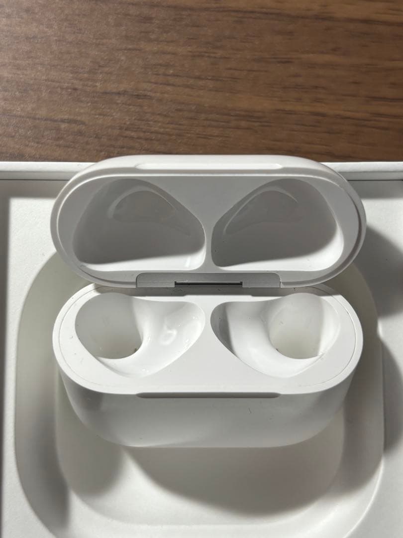即購入⭕️ 美品✨AirPods 4 本体 アクティブノイズキャンセリング