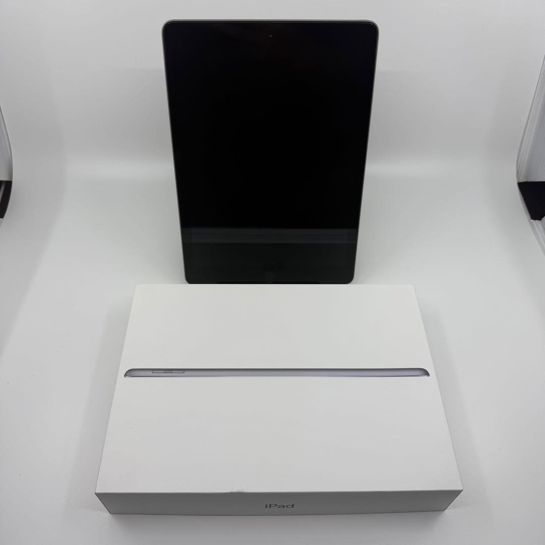 iPad 第6世代128G Wifi グレー