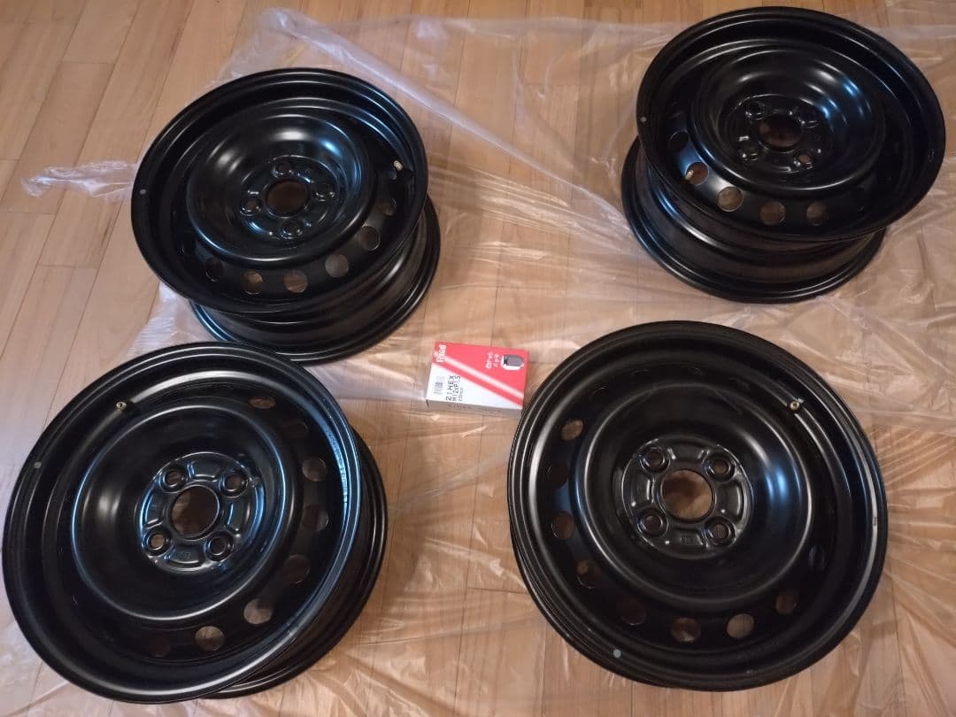 トヨタ ヤリス 純正ホイール ホイールキャップ ナット セット