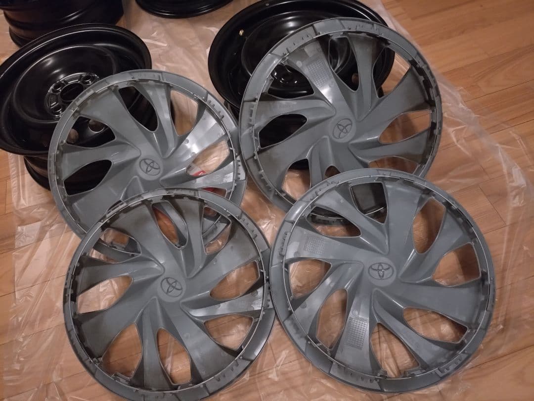 トヨタ ヤリス 純正ホイール ホイールキャップ ナット セット