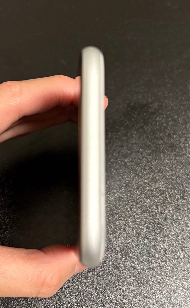 Apple iPhone SE 64GB ホワイト 本体