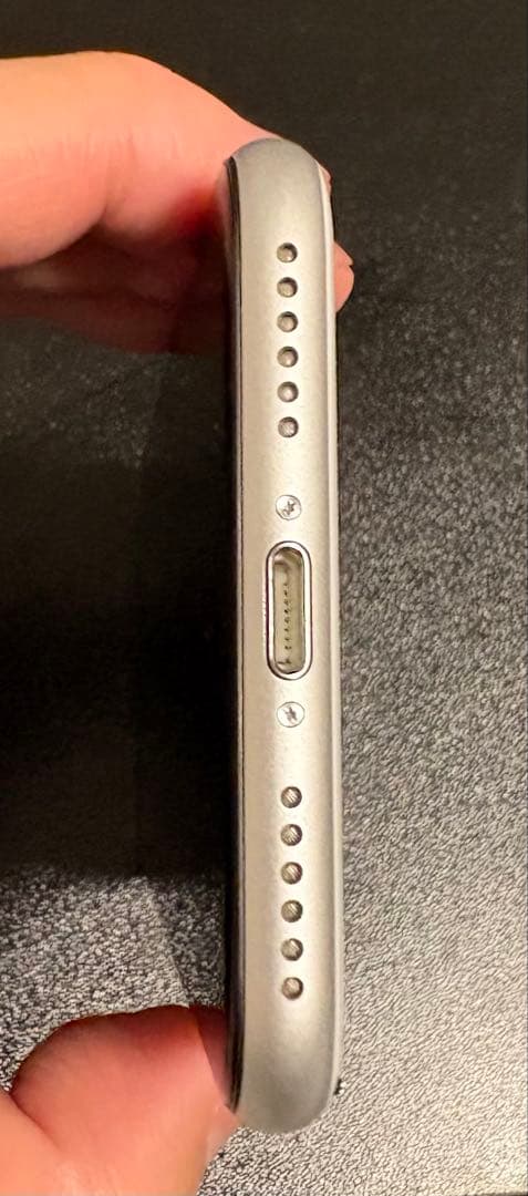 Apple iPhone SE 64GB ホワイト 本体