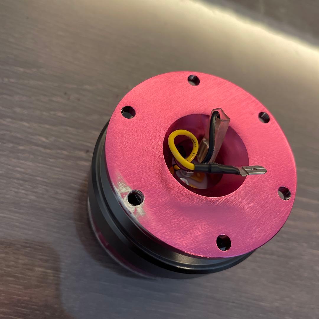 NRG Innovations ステアリングハブ ピンク/ブラック