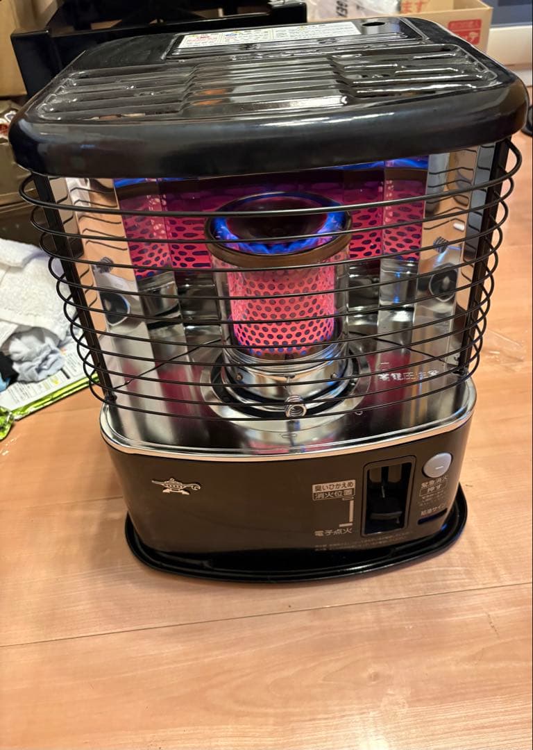 コンパクト自然通気形開放式石油ストーブ