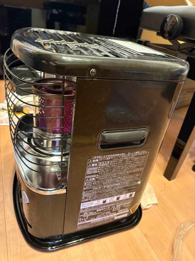 コンパクト自然通気形開放式石油ストーブ