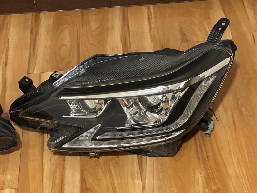 き*ち様 トヨタ マークX 中期後期 ヘッドライト 二眼 GRX130 シーケン