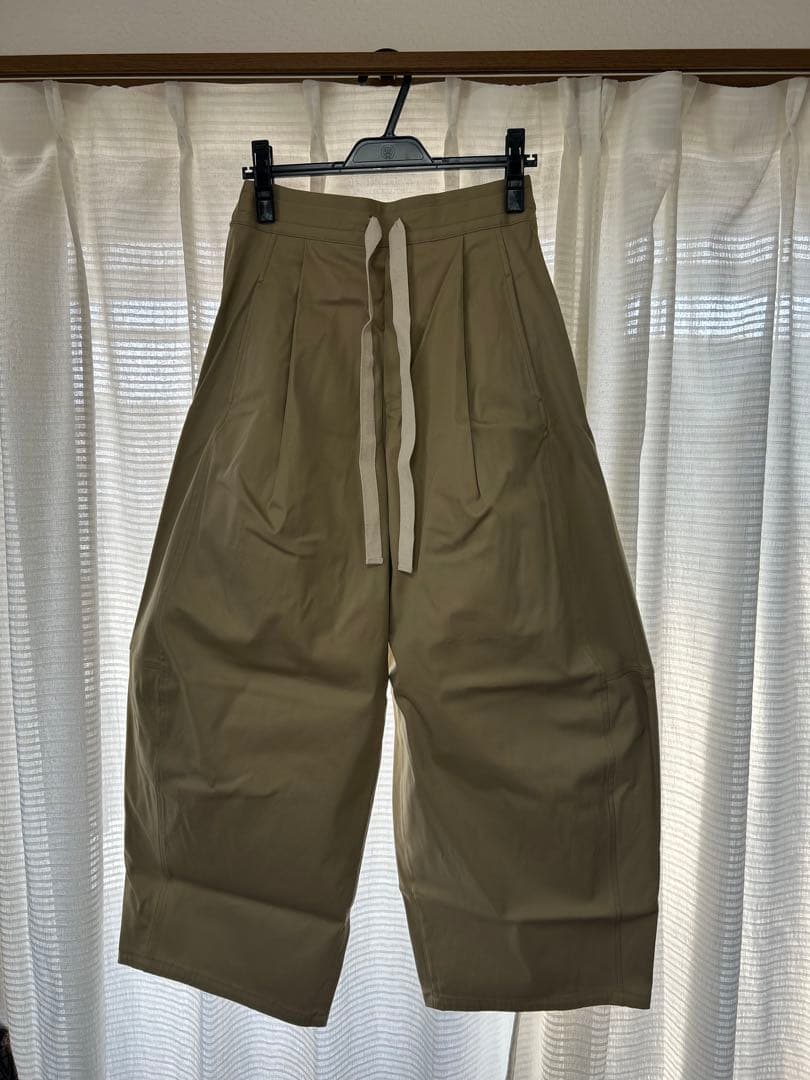 チ*ナ様 【新品未使用】lohenローヘン　チノパン　ベージュ36