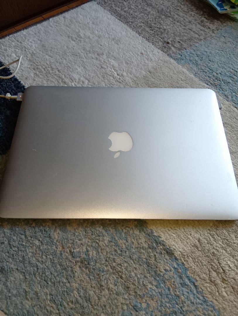 MacBook本体 Macbook Air 13.3 2013 i5 4GB SSD 256GB