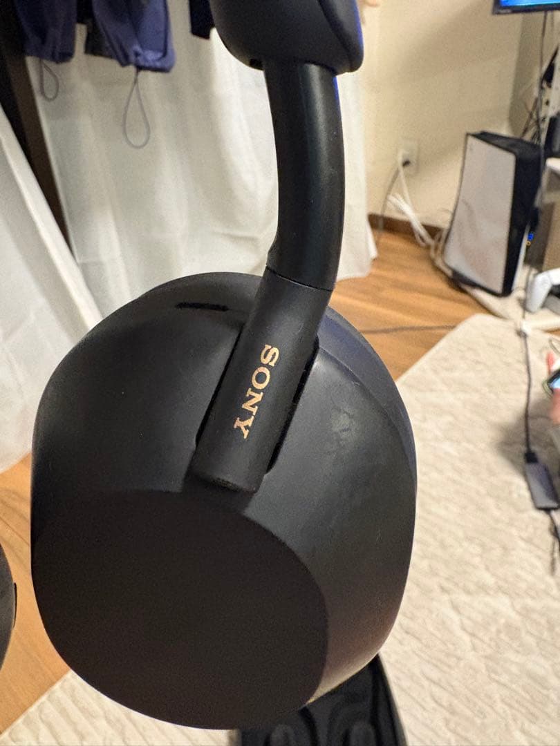 SONY ワイヤレスヘッドホン ケース付き　WH-1000XM5