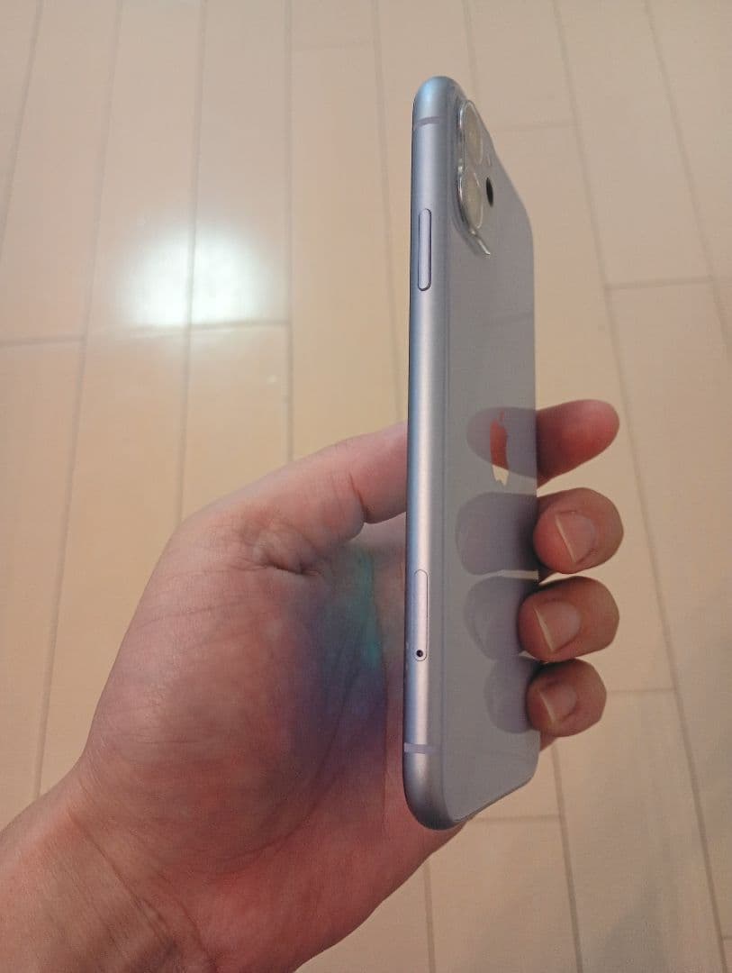 iPhone11　SIMフリー　128GB　美品　おまけつき