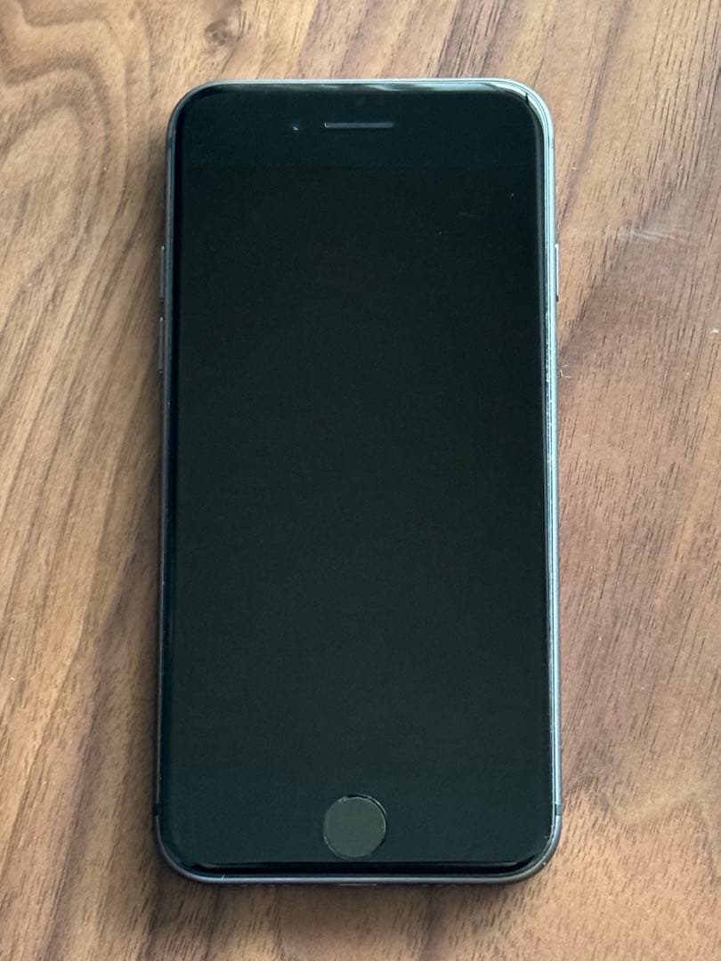 iphone8本体　docomo スペースグレー