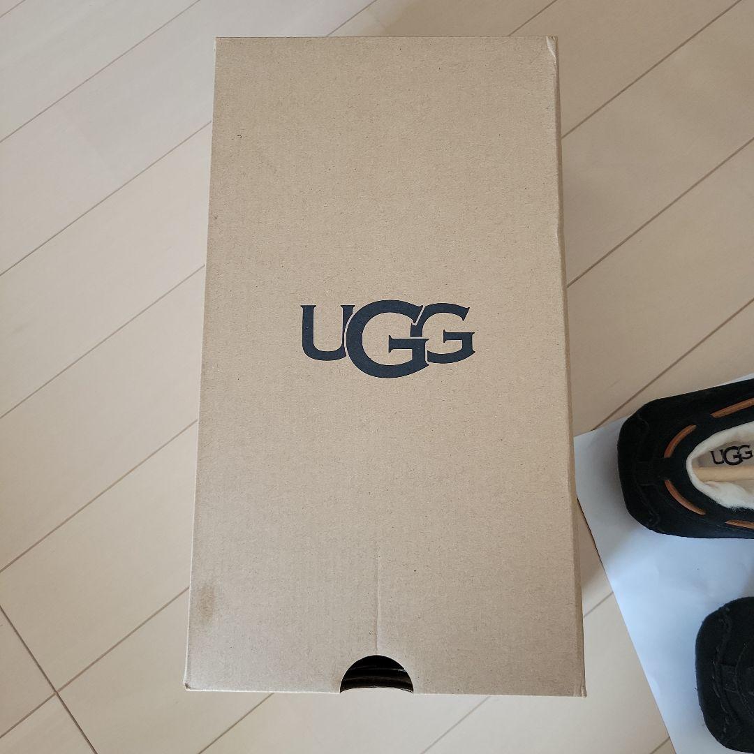 出品21日まで！　UGG DAKOTA モカシン　ブラック/25