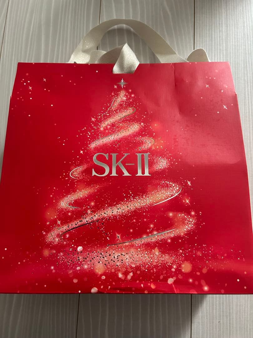 フェイシャルトリートメントエッセンス　コフレ2025 ホリデーコレクション