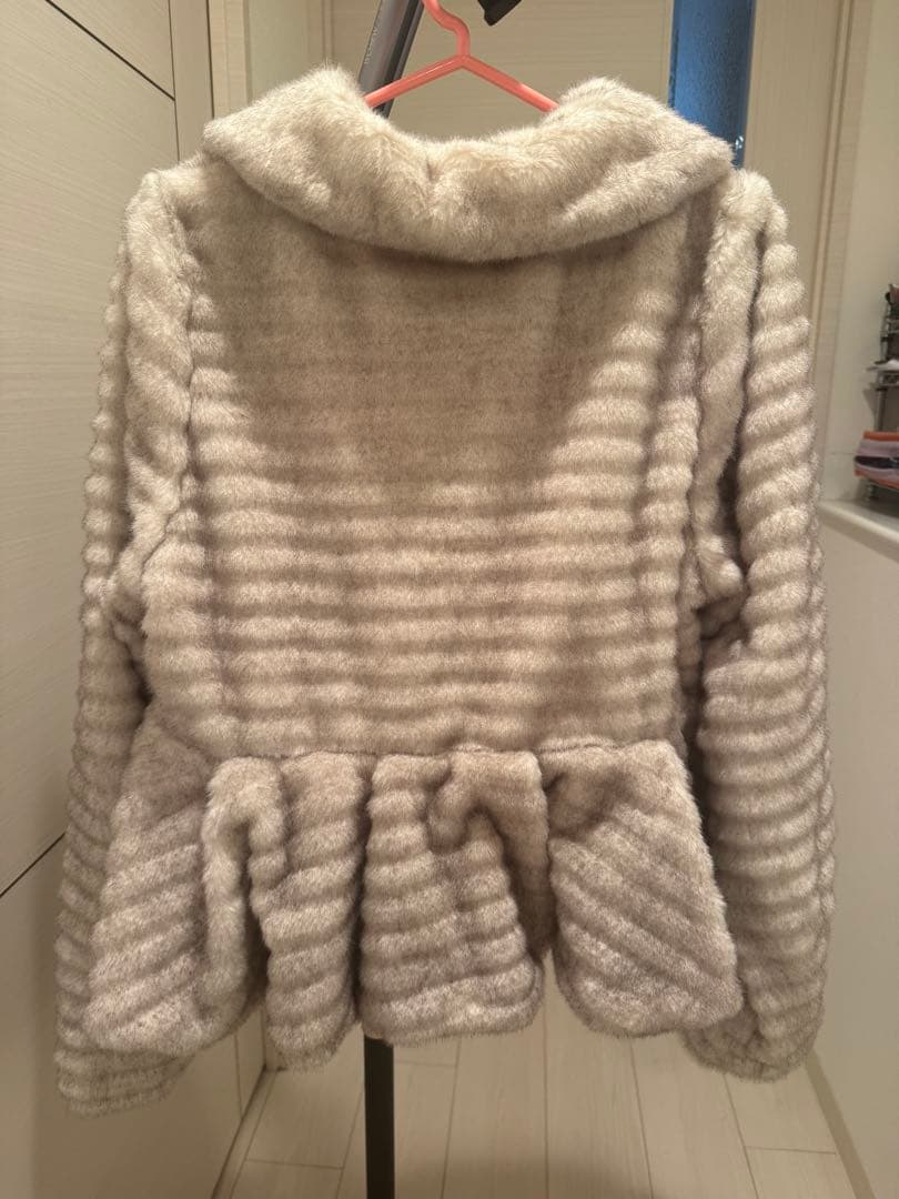 新品　Bibiy. DORA PEPURAMU FUR COAT ファーコート