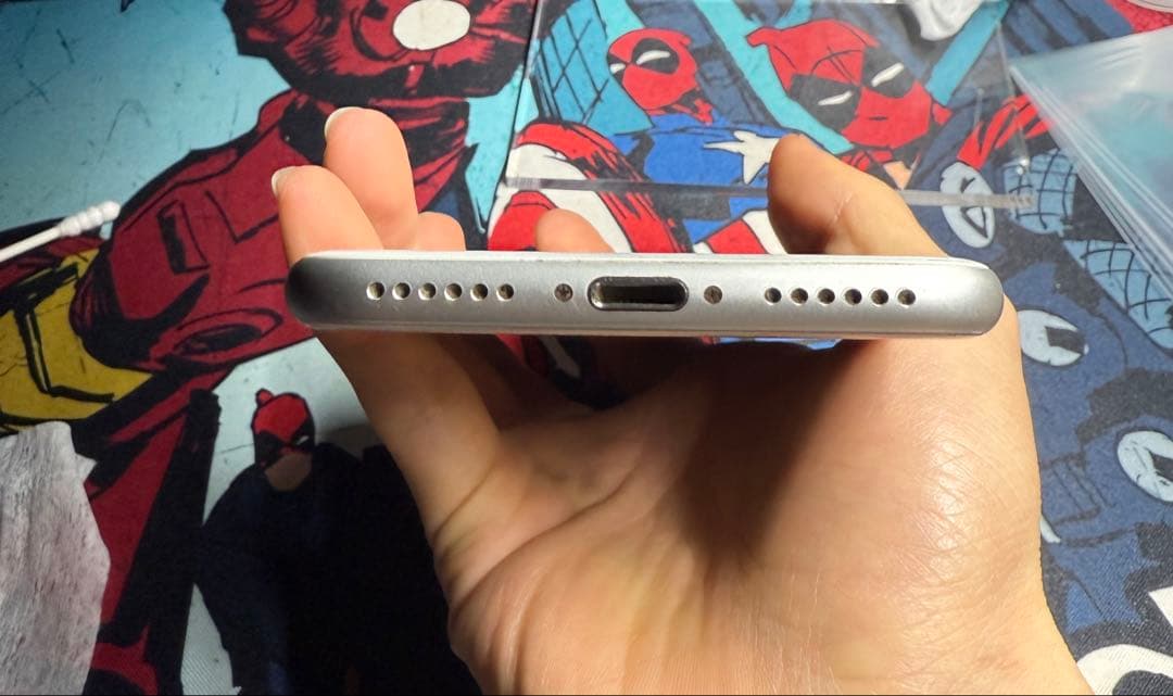 iPhone8 本体 64G ホワイト simロック無し