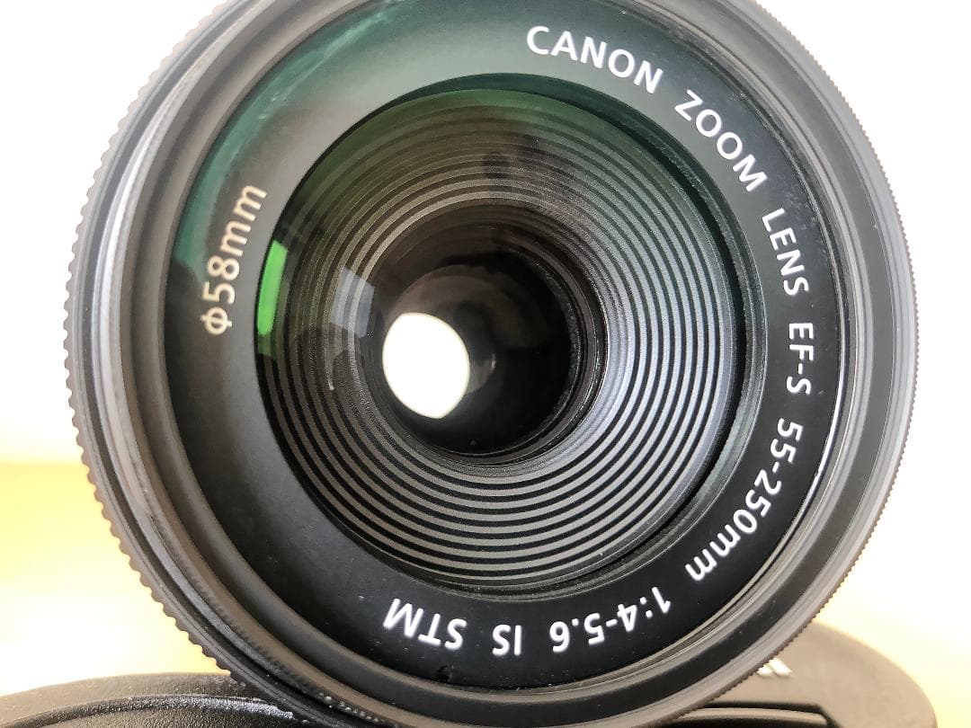 新古極上品 Canon EF-S 55-250mm f4-5.6 IS STM