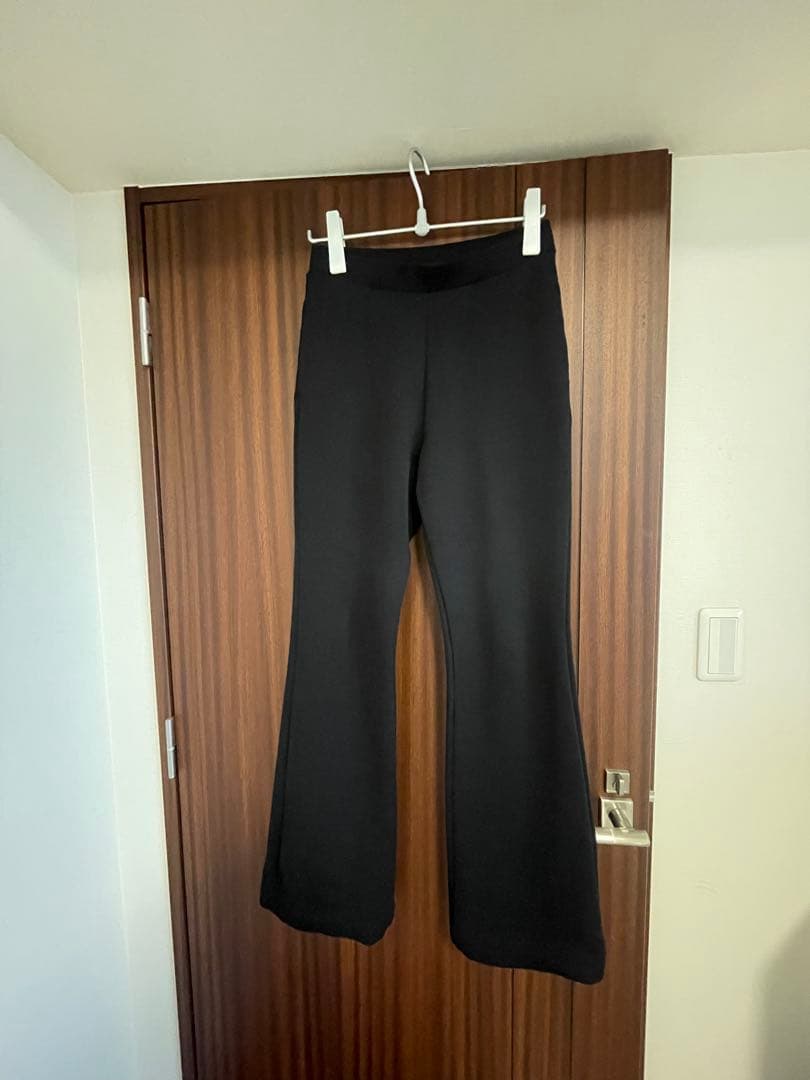 ドゥーズィエムクラスのDirectorパンツ