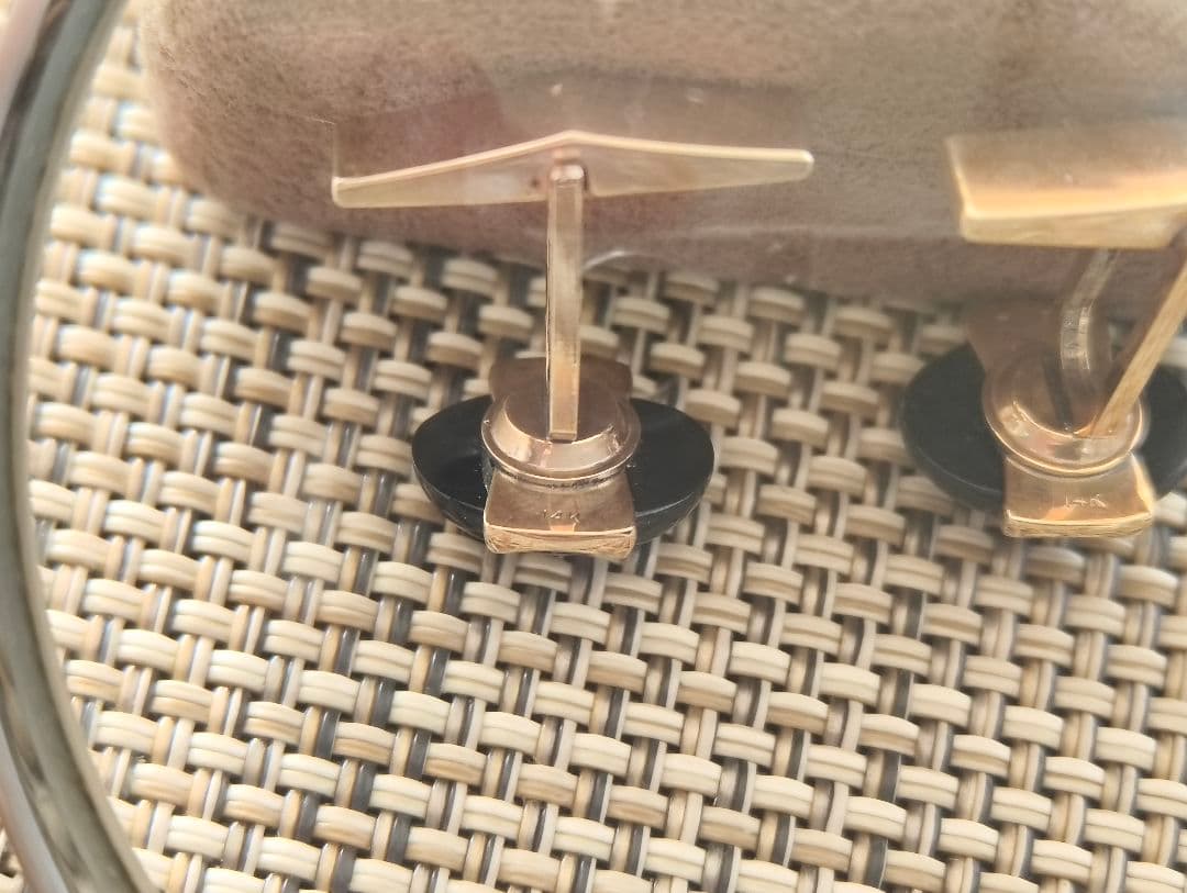 黒サンゴ枠１４Kカフス　３５年前の製品のためMAUI DIVERSの刻印なし