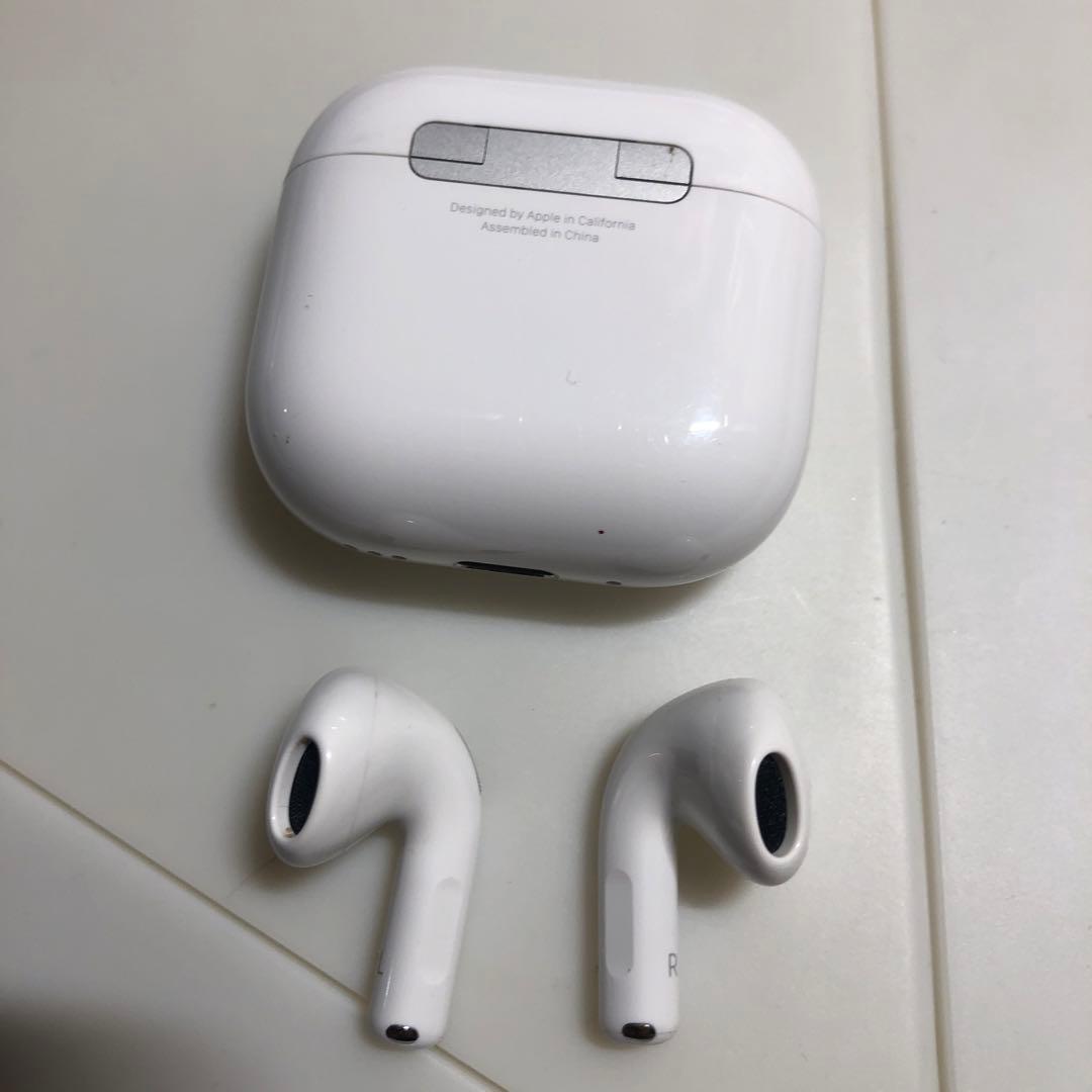 Apple AirPods 第4世代　ANC ノイズキャンセリング付き