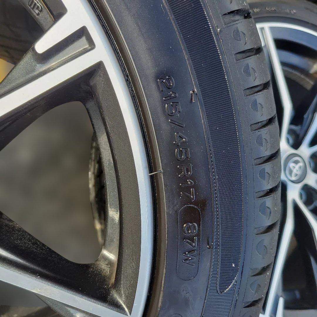 トヨタ86GTリミテッド215/45R17 純正ホイールセット