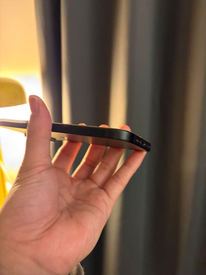 iPhone 15 128GB 充電82% 箱あり