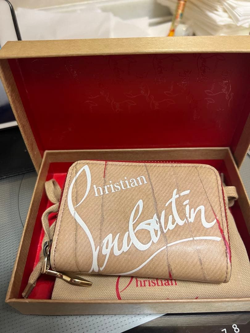 Christian Louboutin ケース ベージュ/レッド