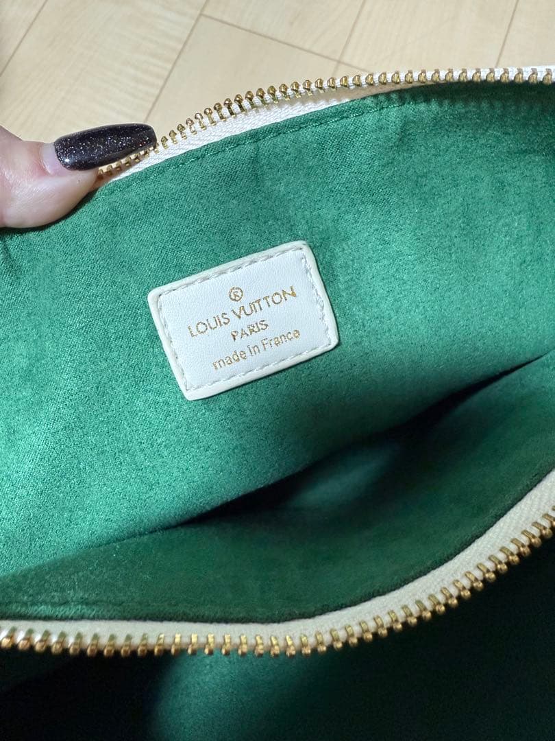 Louis Vuitton ホワイトショルダーバッグ