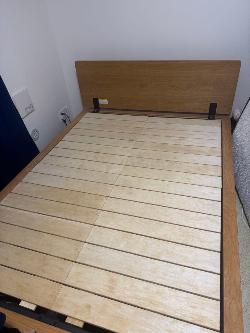 無印 ダブルベッドフレーム ヘッドボード　足付き