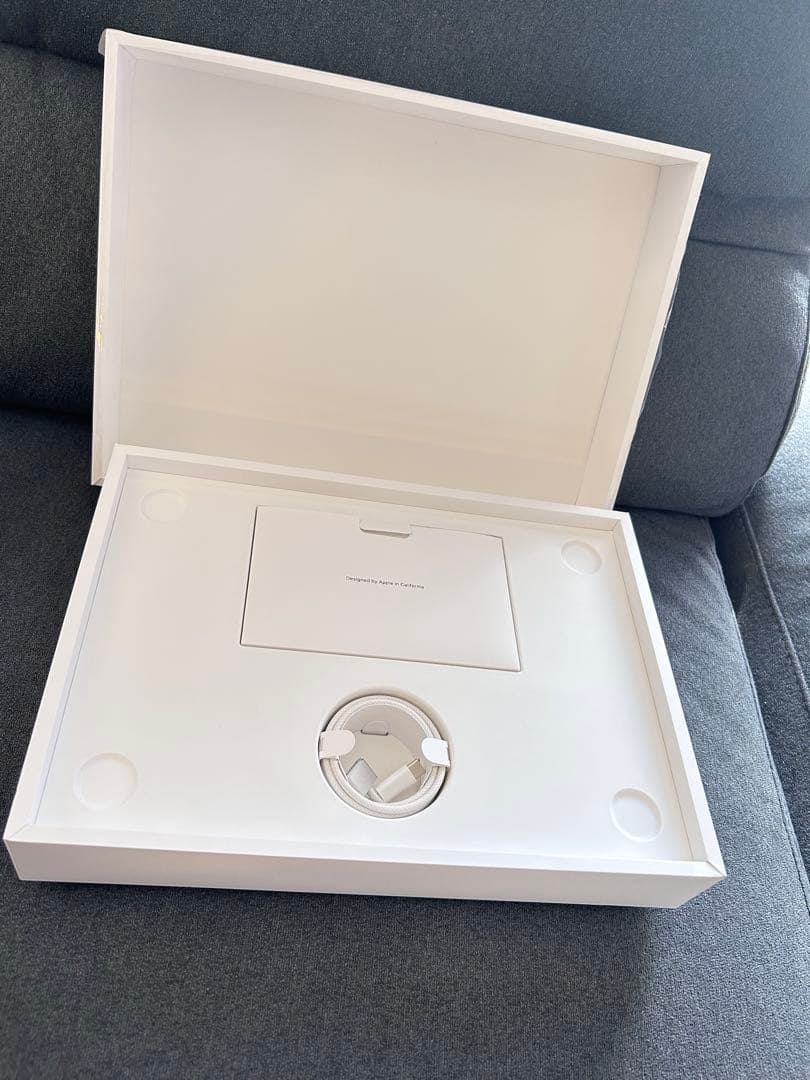 MacBook Air M2 8GB SSD 256GB 13.6 スターライト