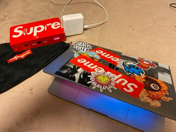 スマホアクセサリー Supreme mophie powerstation