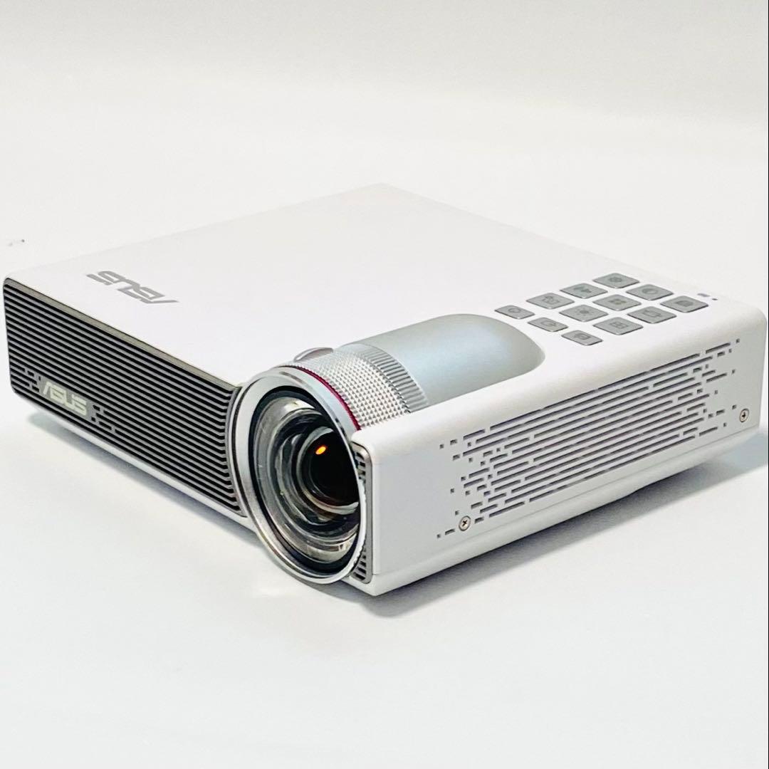 美品 ASUS 高輝度 モバイルバッテリー内蔵小型プロジェクター P3B