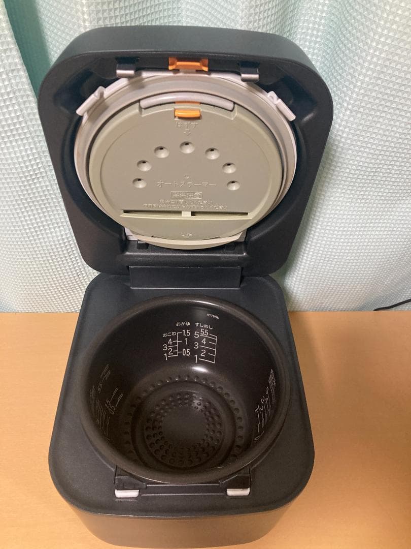 ★美品★日立 炊飯器 5.5合 圧力&スチームIH 蒸気カットRZ-V100FM