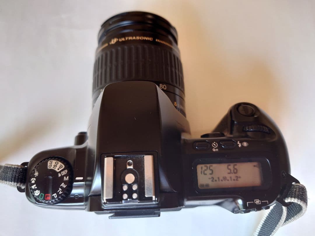 Canon EOS Kiss 一眼レフ フイルムカメラ （作動確認済）