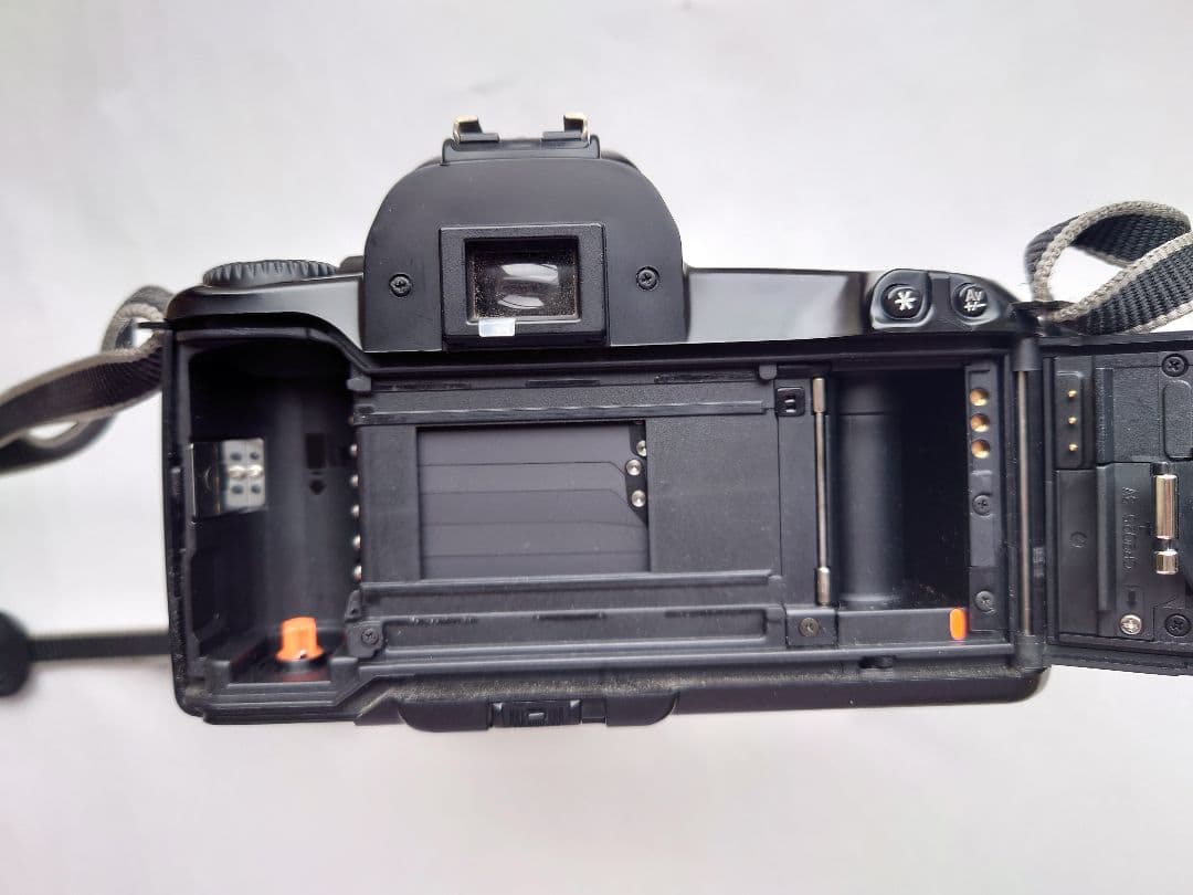 Canon EOS Kiss 一眼レフ フイルムカメラ （作動確認済）