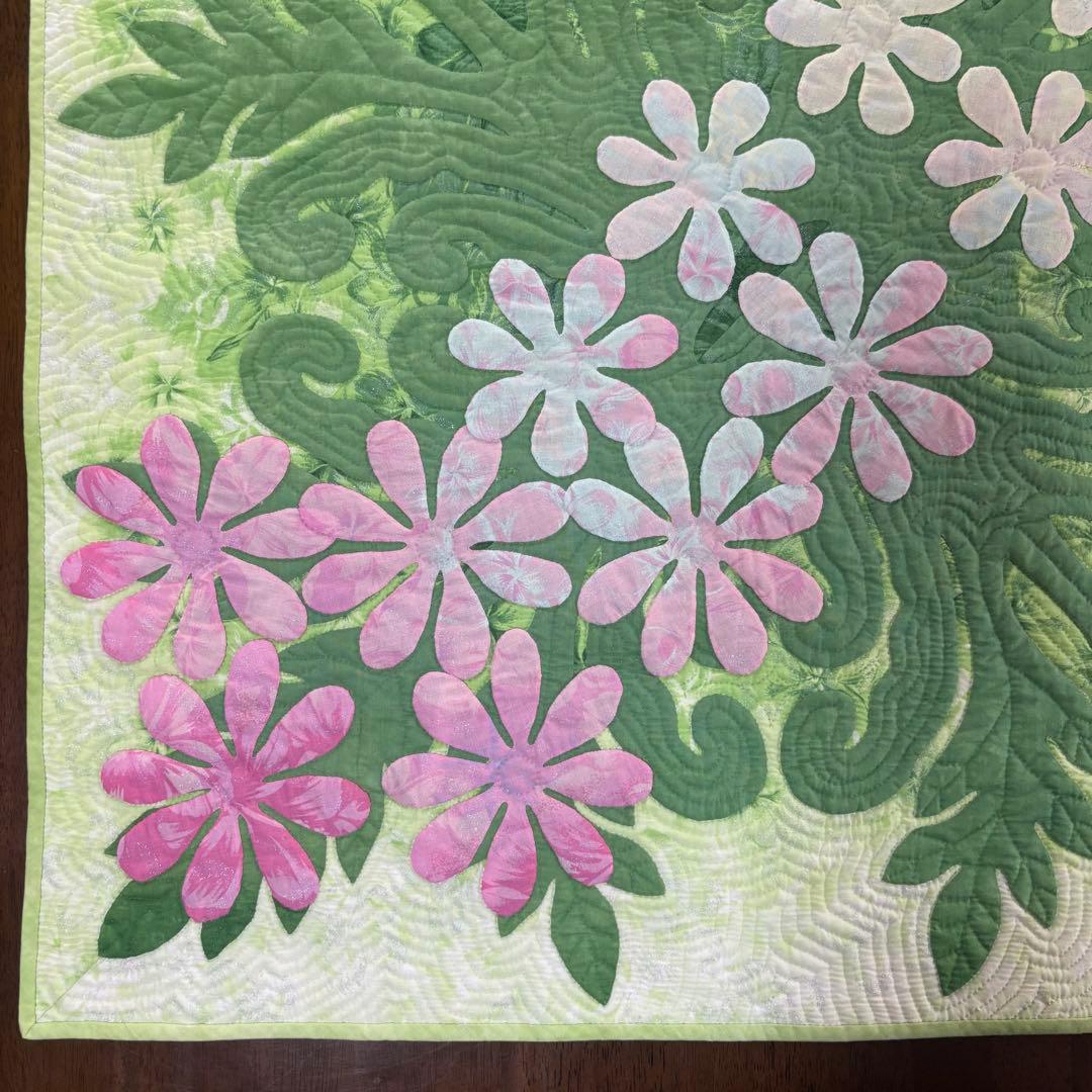 完成品　ハワイアンキルト　ティアレ　タペストリー 約81cm 送料込み 匿名配送