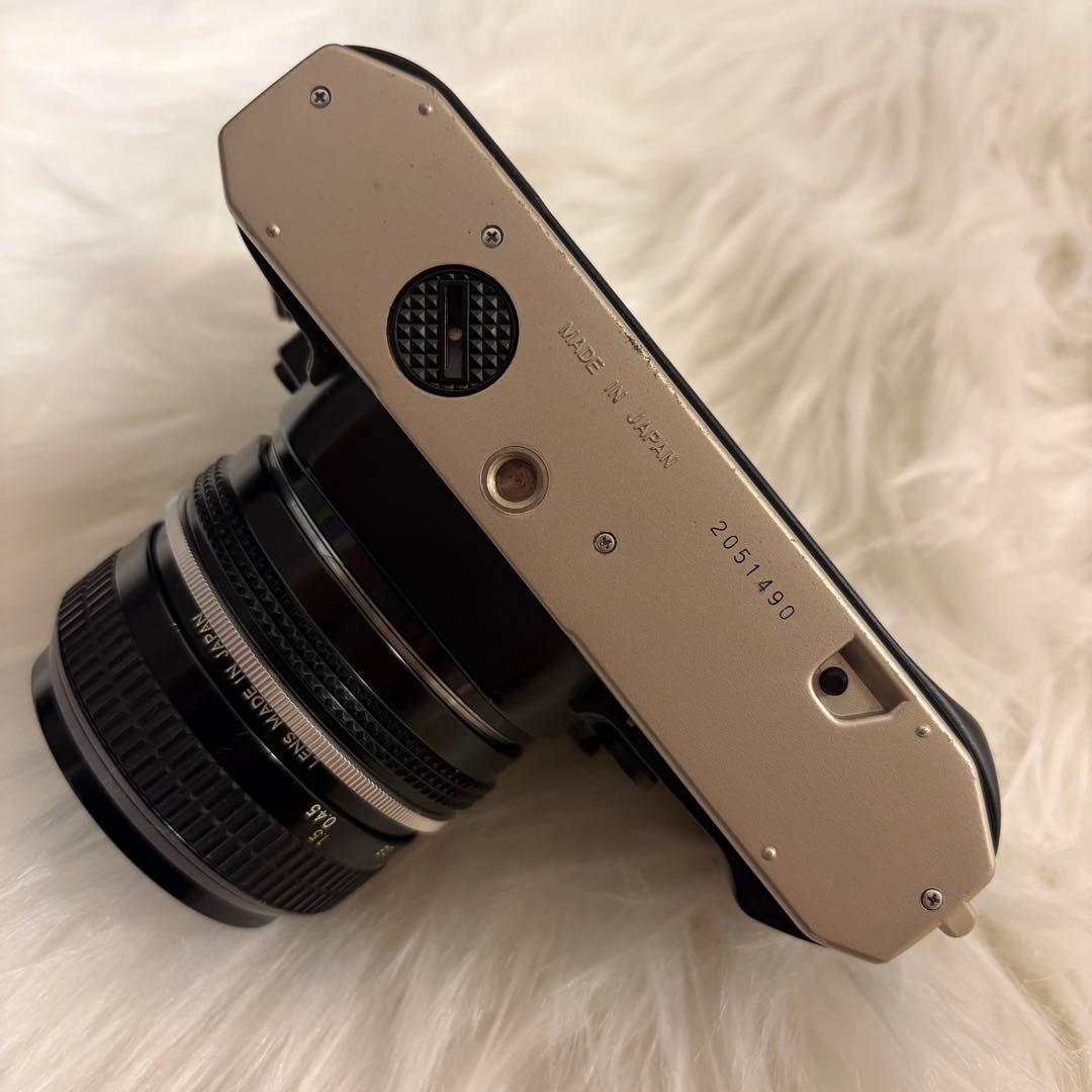 Nikon FM10 一眼レフカメラ Nikkor 50mmレンズ・鞄付き