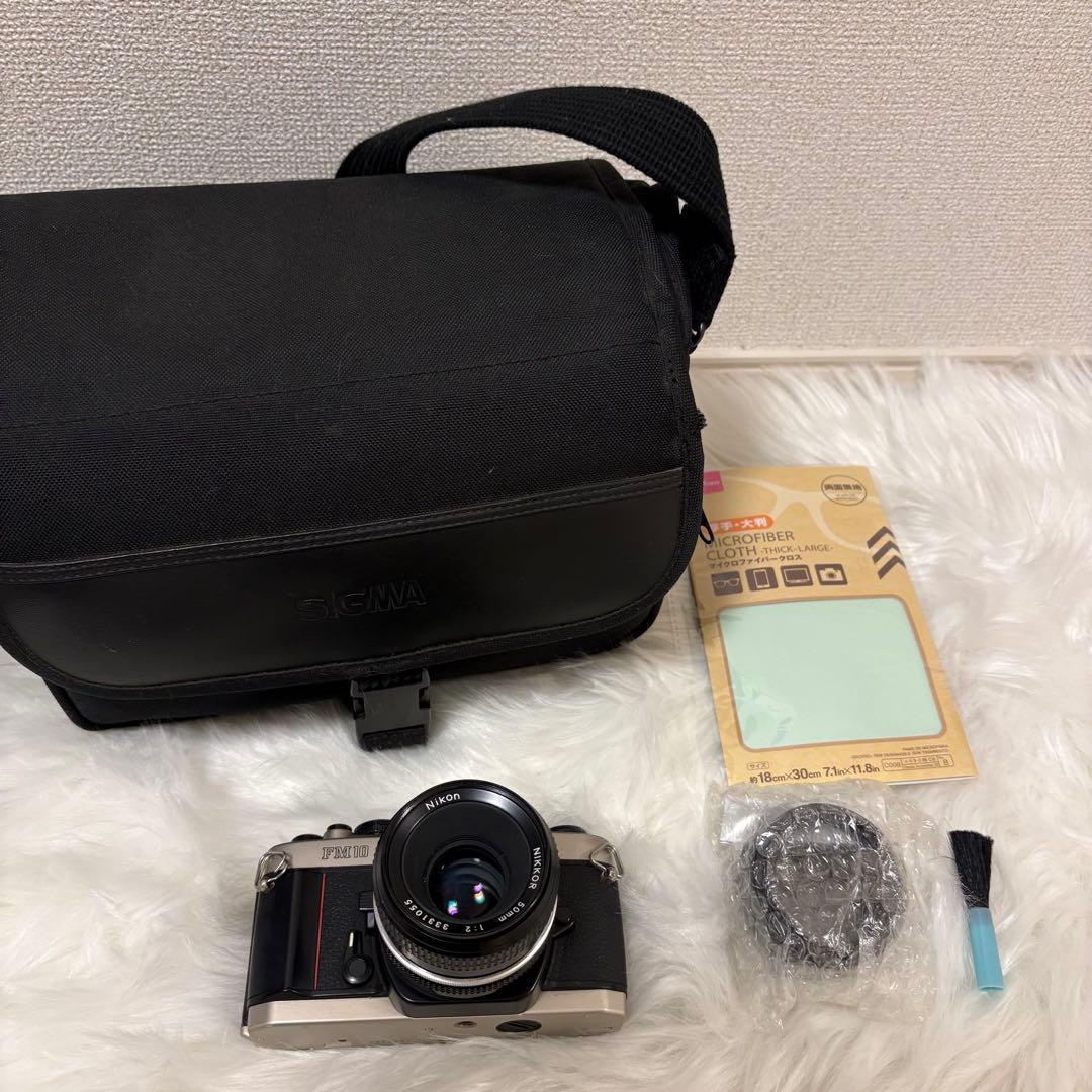 Nikon FM10 一眼レフカメラ Nikkor 50mmレンズ・鞄付き