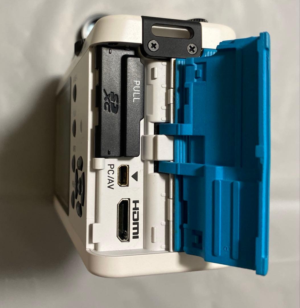 じ*ゃ様 ペンタックス　k-01 マークニューソン