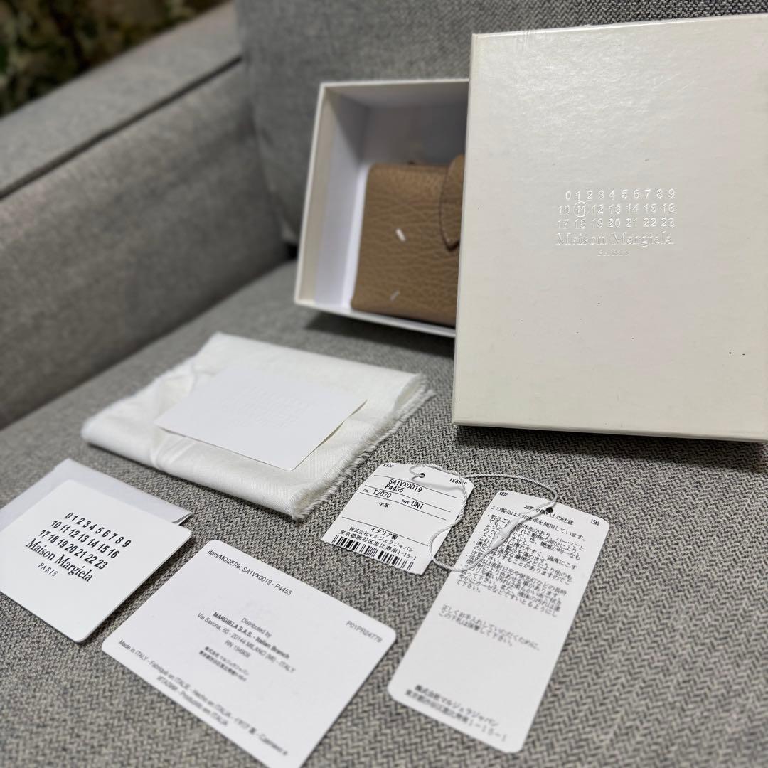 メゾンマルジェラ 4ステッチ ミニウォレット ケース ベージュ