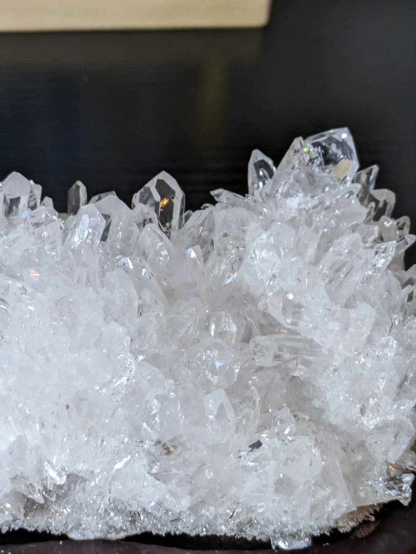 大人気！高品質✨ 貴州省産水晶クラスター 菊花水晶 木製台座付き✨