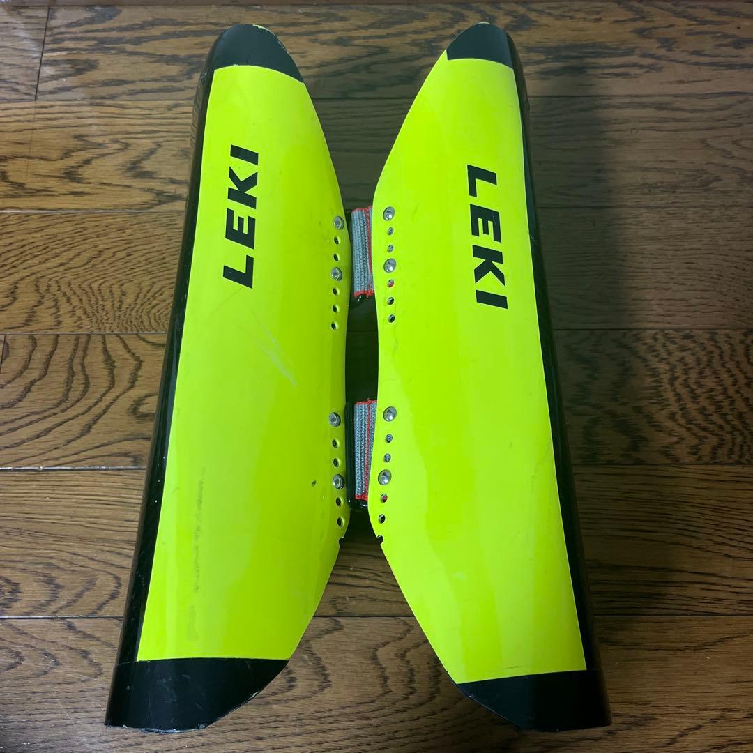 LEKIカーボンレガース