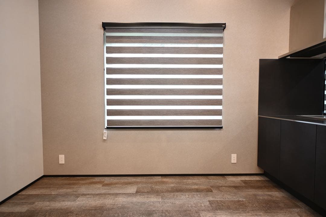 ニチベイ　調光ロールスクリーン　レユール