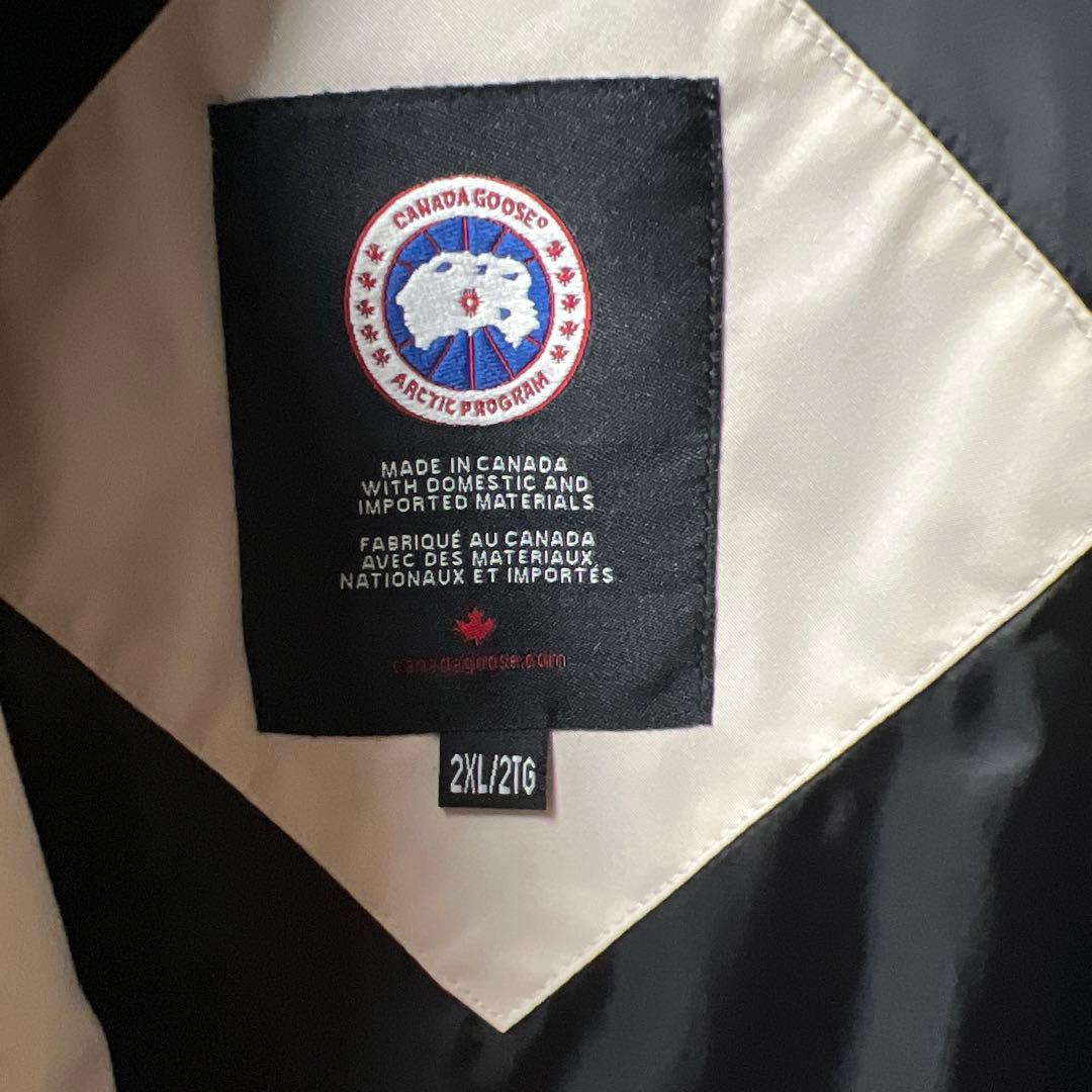 美品　  ホワイト ダウンベスト