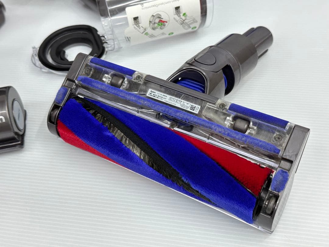 美品　2022年製　ダイソン　掃除機　SV21 本体　ミニヘッド　充電器　セット