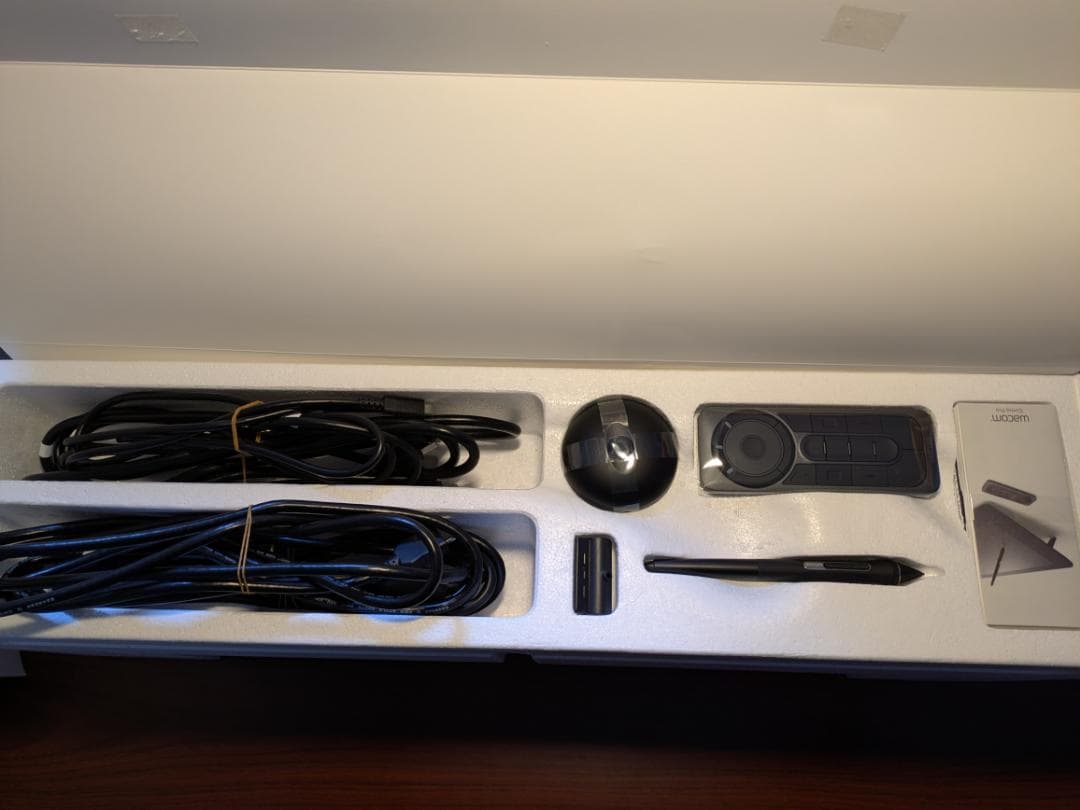 Wacom Cintiq Pro 24 ペンモデル （2024年製造）