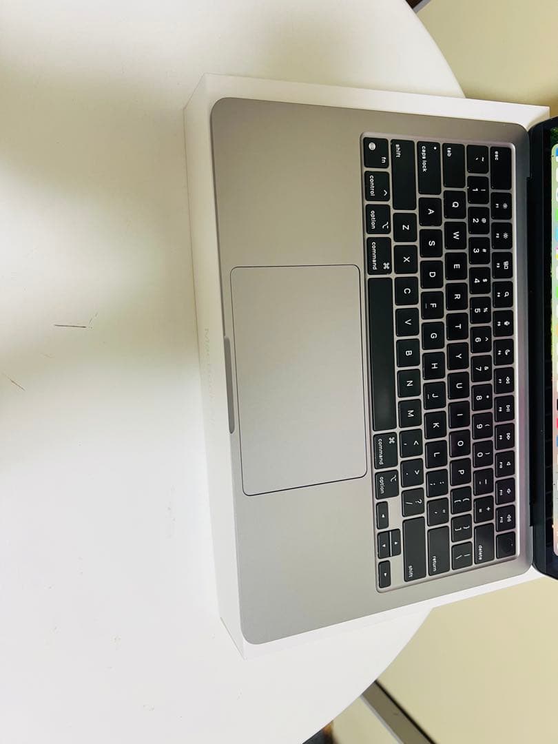 MacBook本体 Macbook Air M2 16GB/512GB